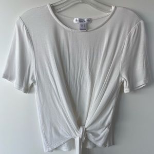 💖3 for $30💖 White Tie-Front Top